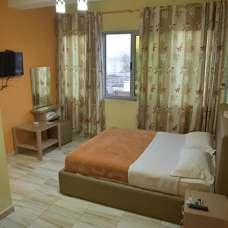 Hotell Hotel Natyra Široka